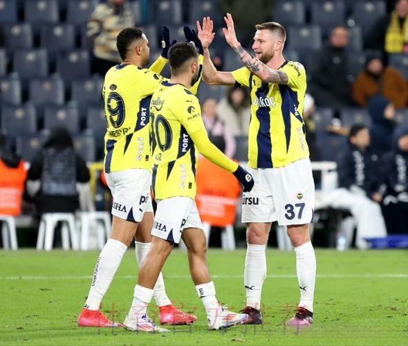 第四节发力 费内巴切取得四连胜